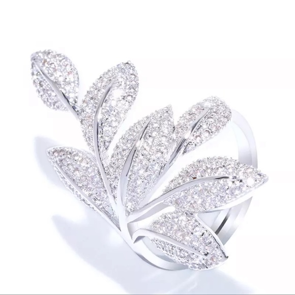 Beautiful Leaf Statement Ring - Picture 3 of 5
